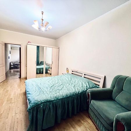 Apartment On Skorykovskyi Lane 4 Дніпро Екстер'єр фото